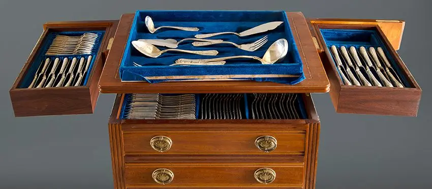 Cubertería Cruz de Malta